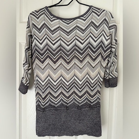 WHBM knit top small - Picture 3 of 4